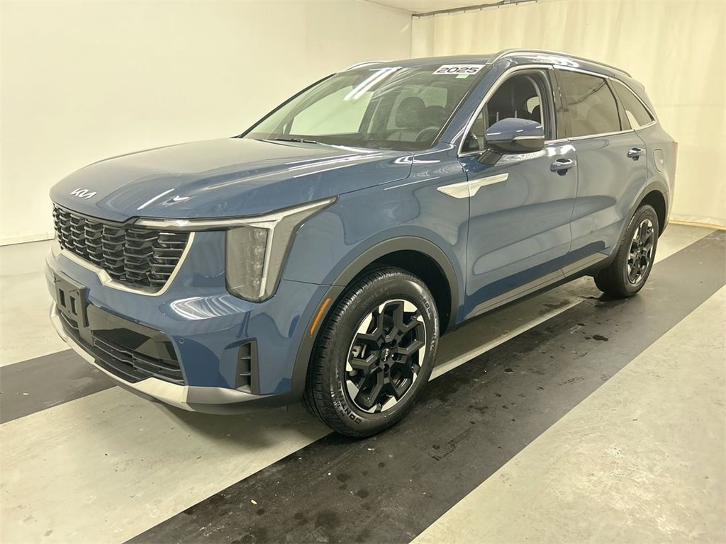 Certified 2025 Kia Sorento S image 5