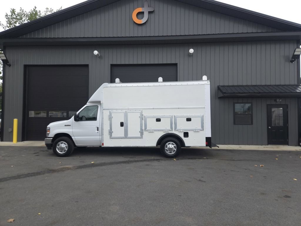 Used 2022 Ford E-350 and Econoline 350 Super Duty w/ Power Windows & Locks Group RWD image 22