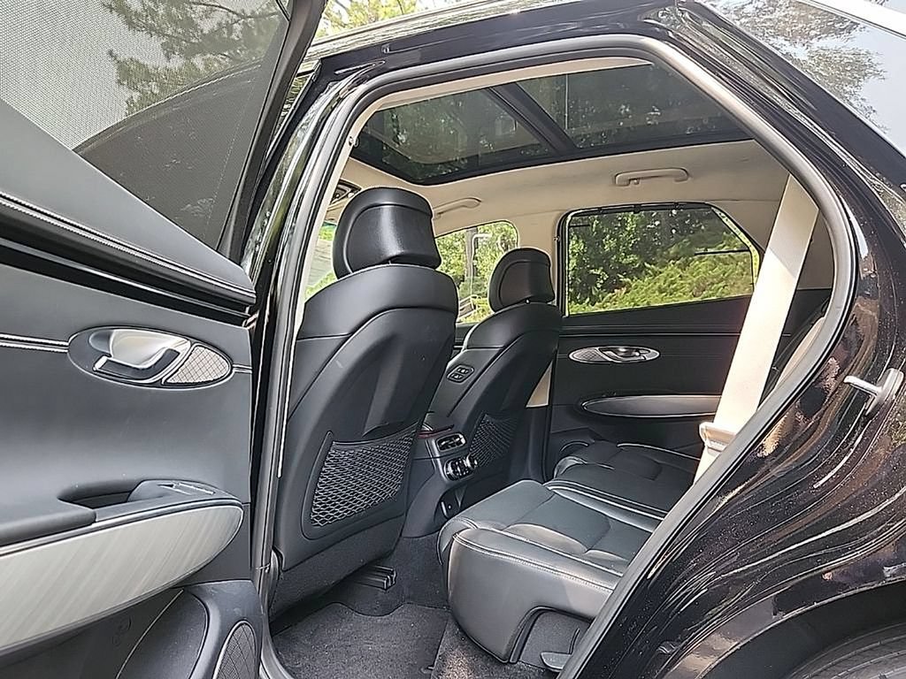 Used 2024 Genesis Electrified GV70 w/ Prestige Package AWD/4WD image 29