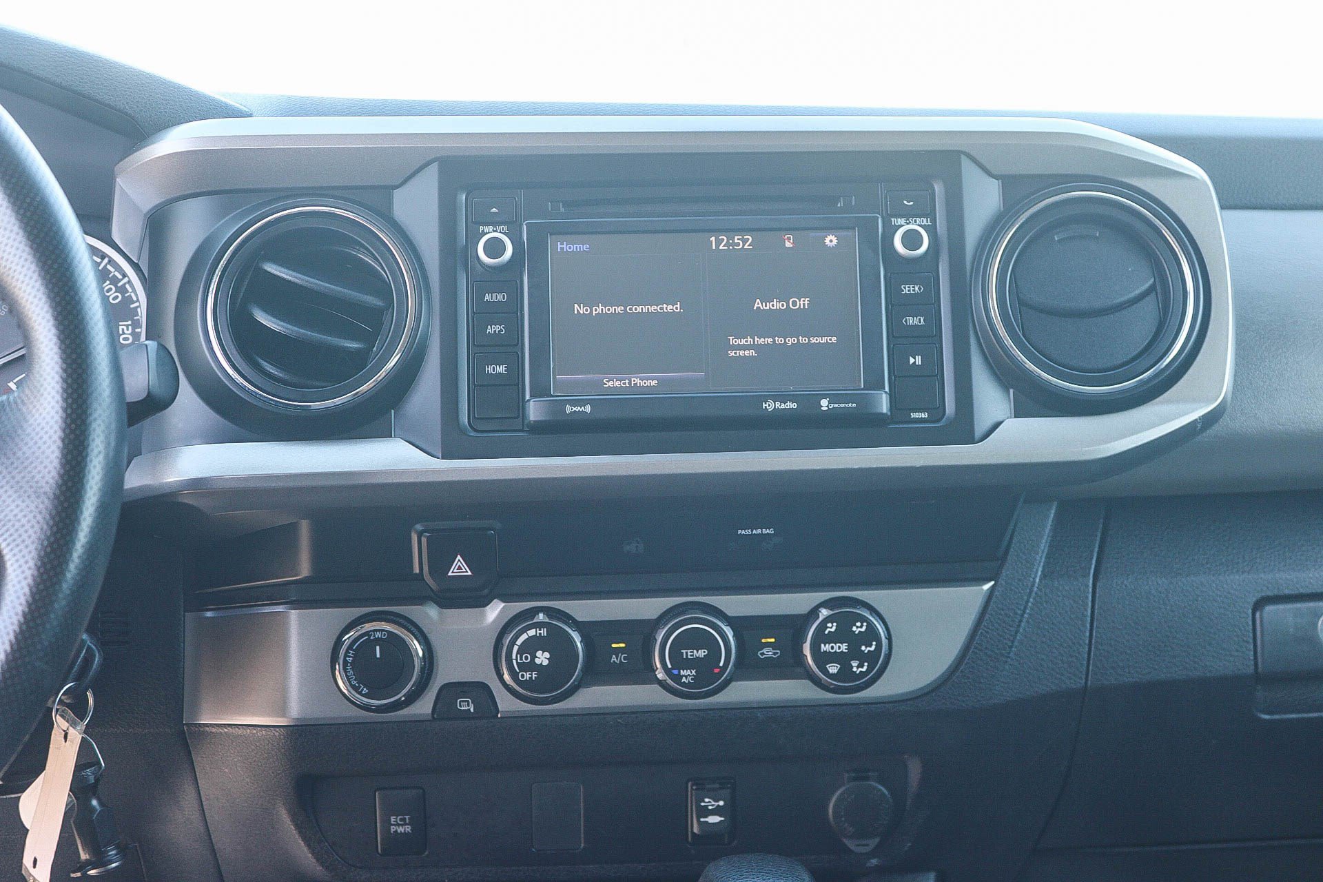 Used 2019 Toyota Tacoma SR5 AWD/4WD image 14