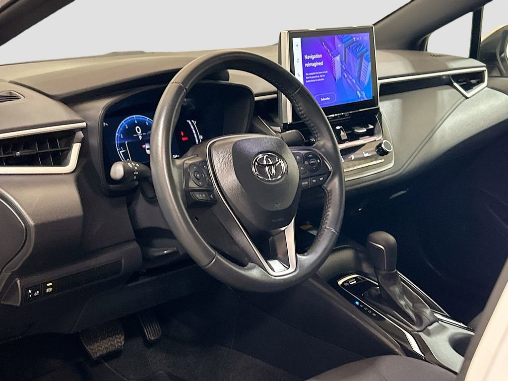 Used 2025 Toyota Corolla SE w/ SE Premium Package FWD image 7