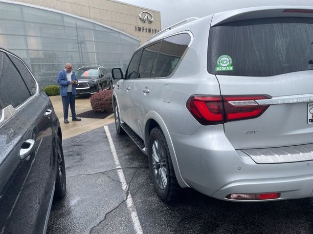 Used 2022 INFINITI QX80 Luxe w/ Cargo Package AWD/4WD image 4