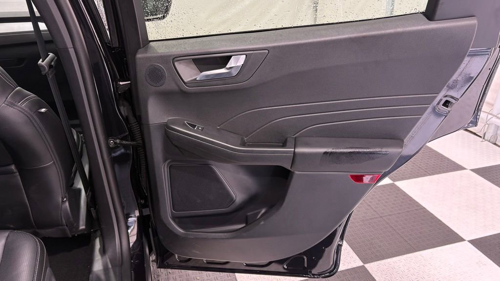 New 2025 Ford Escape SE w/ PHEV Premium Package image 27