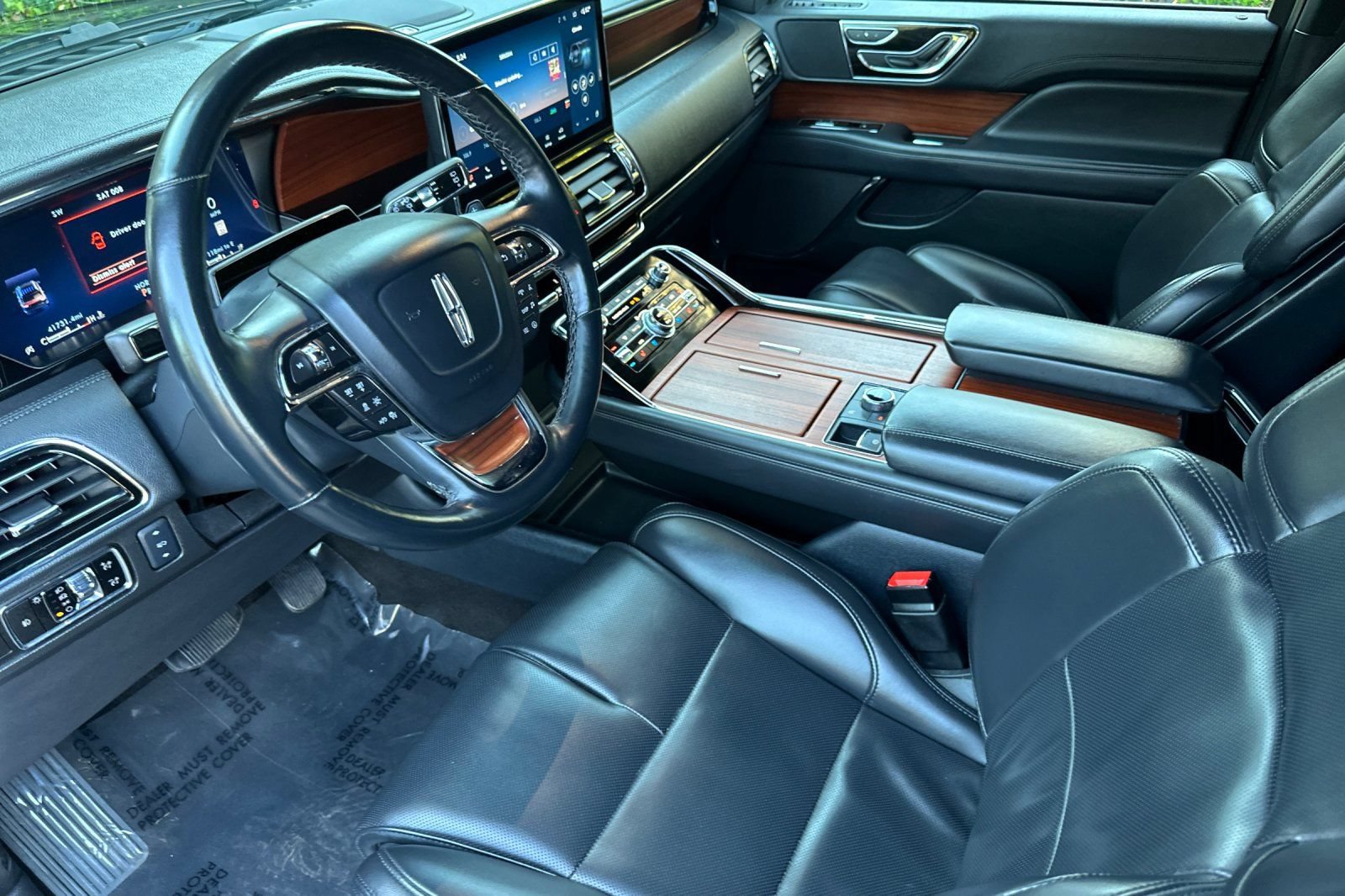 Used 2024 Lincoln Navigator Premiere AWD/4WD image 10