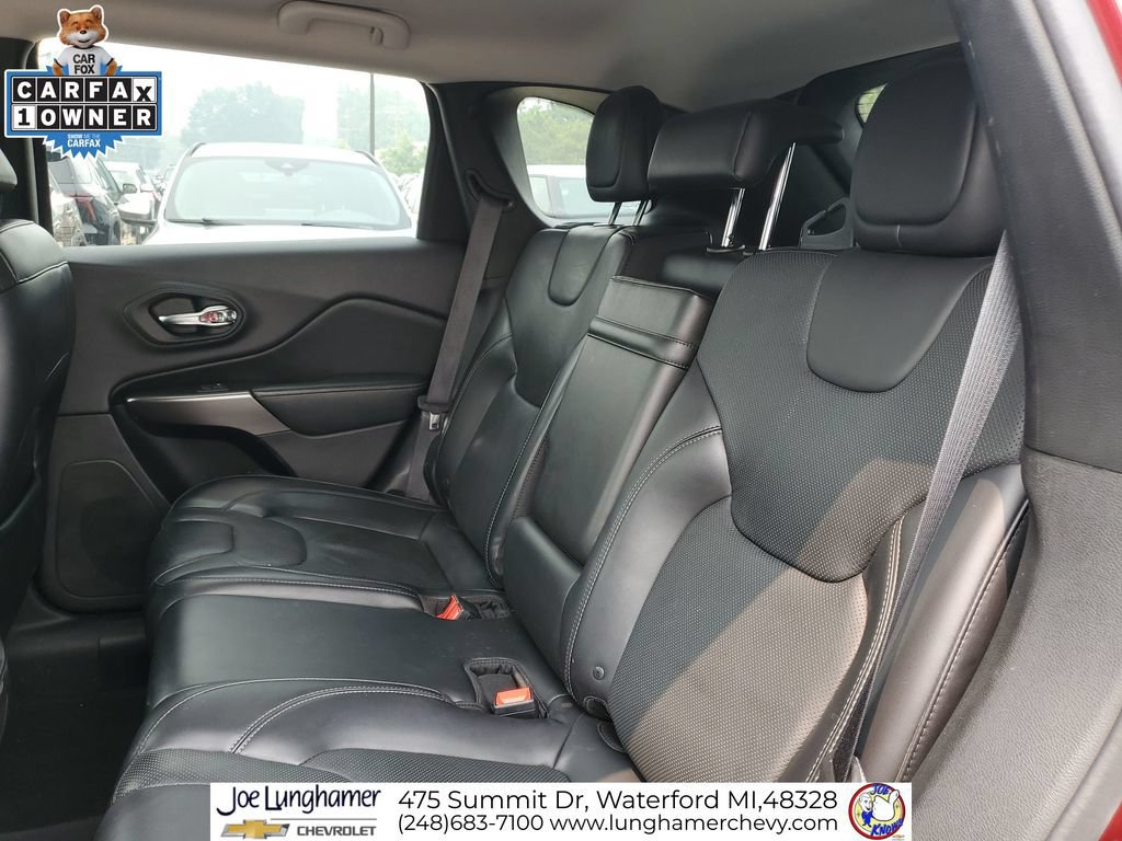 Used 2019 Jeep Cherokee Limited w/ Technology Group AWD/4WD image 25