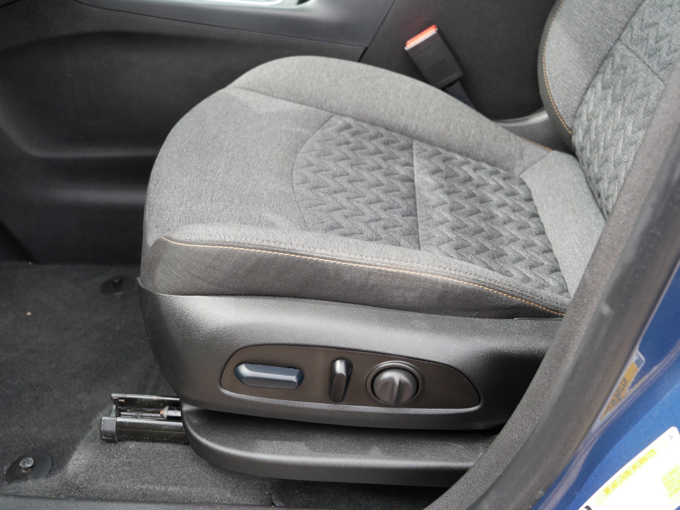 Used 2024 Chevrolet Equinox LT w/ LPO, Floor Liner Package AWD/4WD image 20