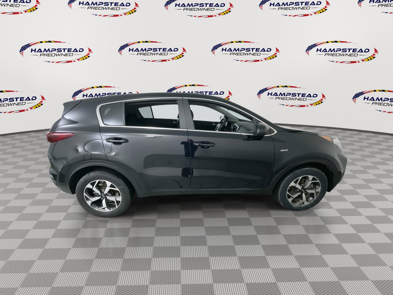 Used 2022 Kia Sportage LX image 9
