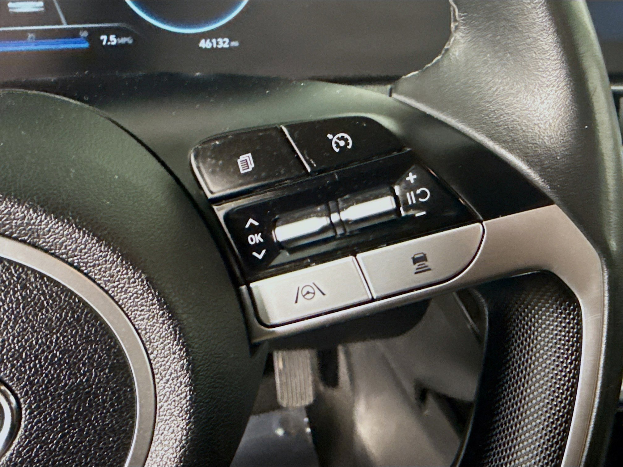 Used 2021 Hyundai Elantra Limited image 15