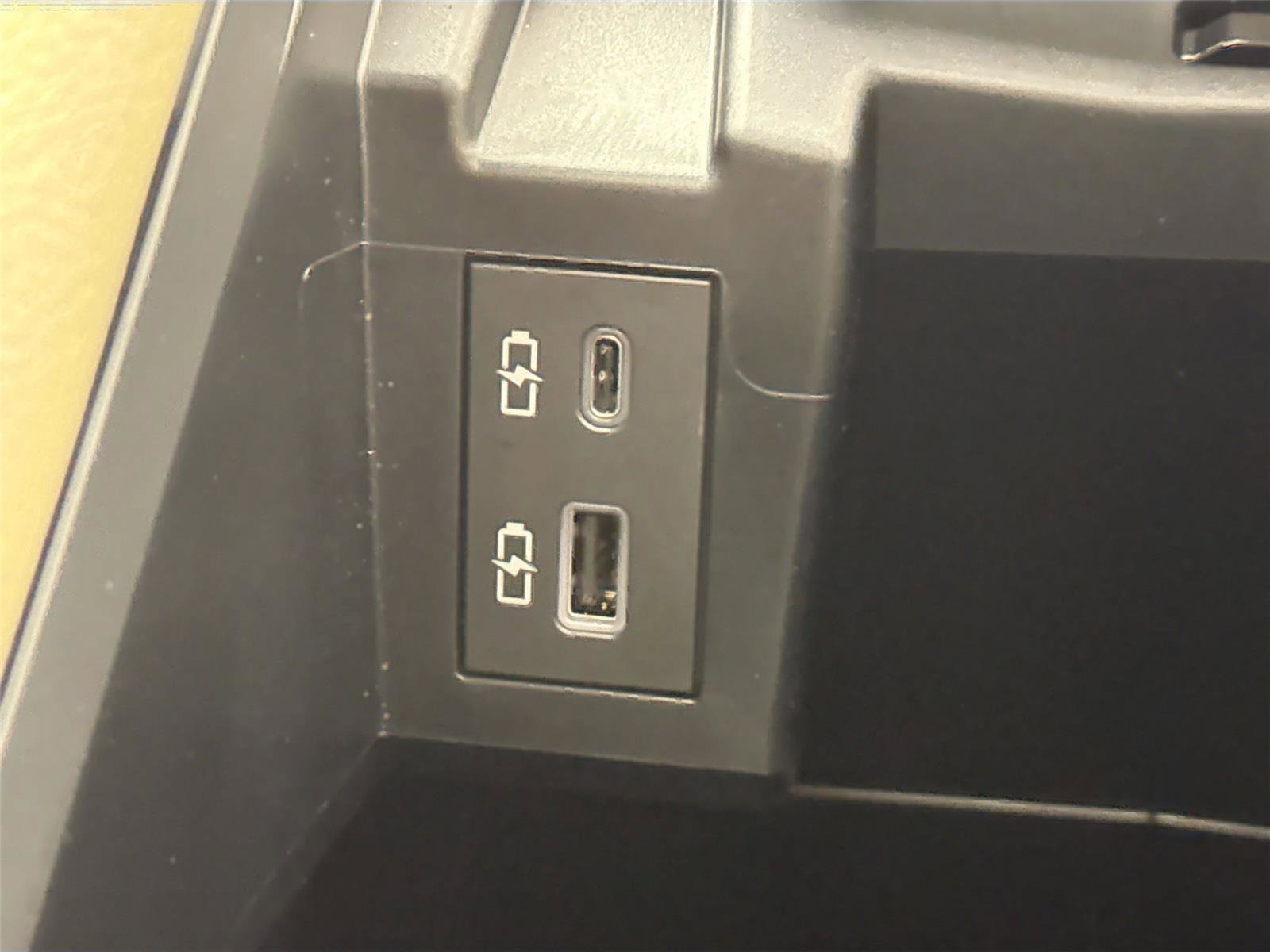 Certified 2023 Toyota Sienna Limited image 38