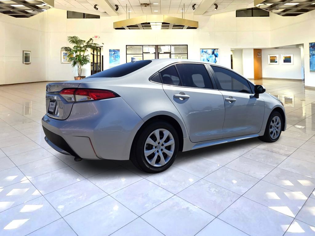 Used 2022 Toyota Corolla LE image 7