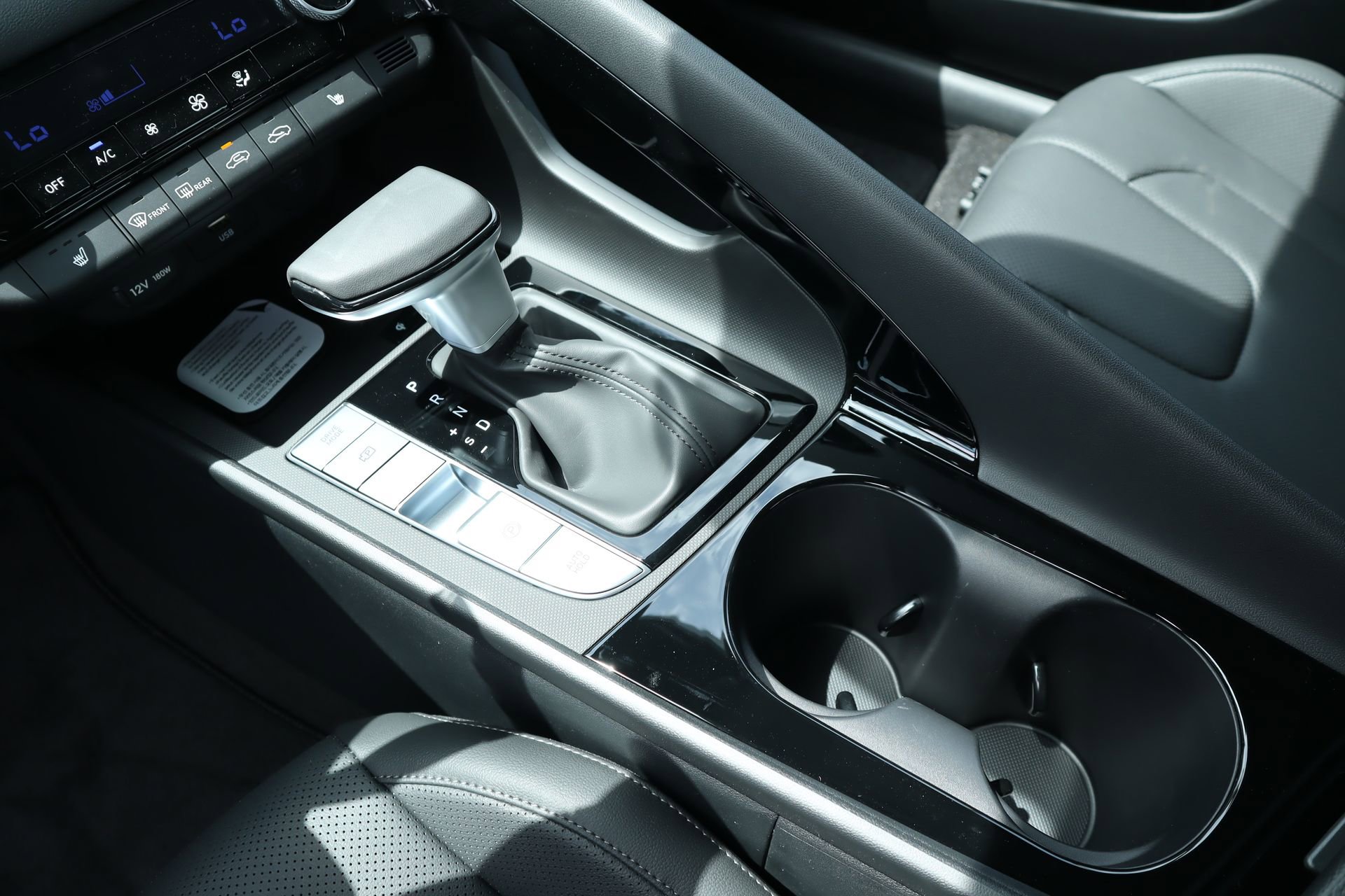 New 2026 Hyundai Elantra Limited FWD image 9