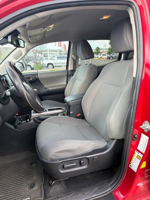 Certified 2021 Toyota Tacoma SR5 w/ Technology Package AWD/4WD image 15