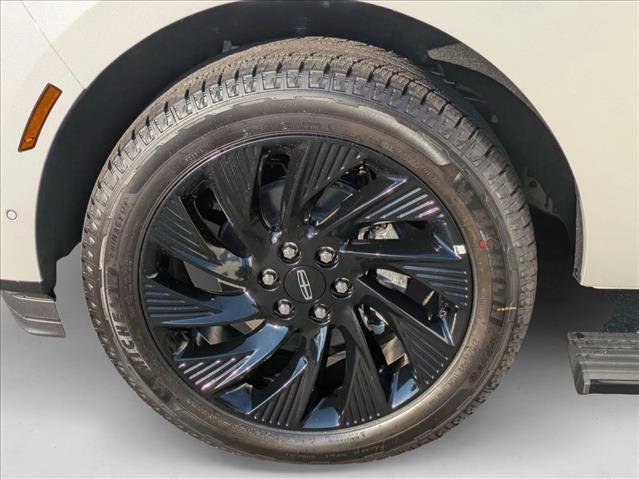 New 2025 Lincoln Navigator L Reserve w/ Jet Appearance Package image 15