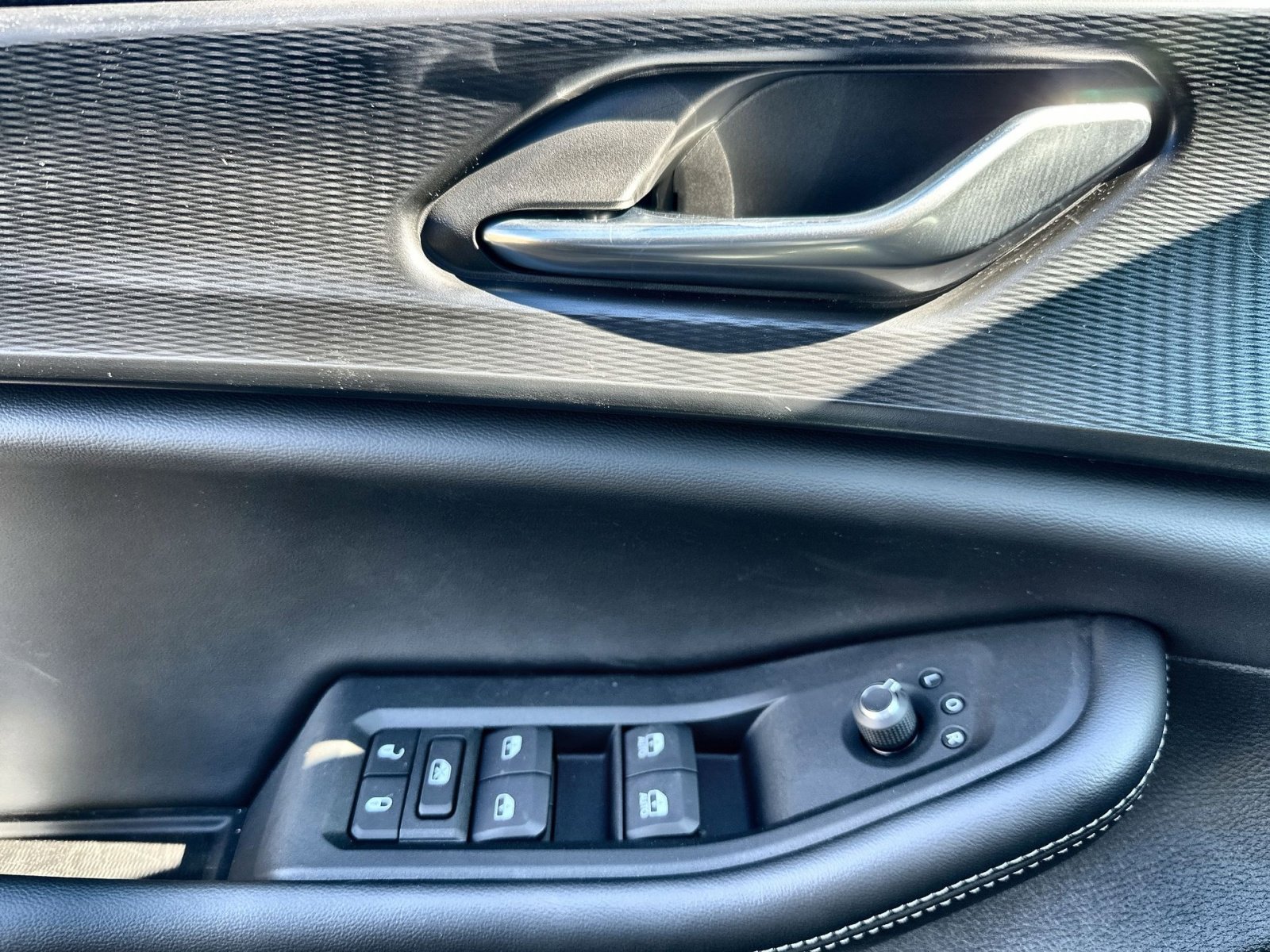 New 2025 Jeep Grand Cherokee Laredo X w/ Luxury Tech Group I image 15