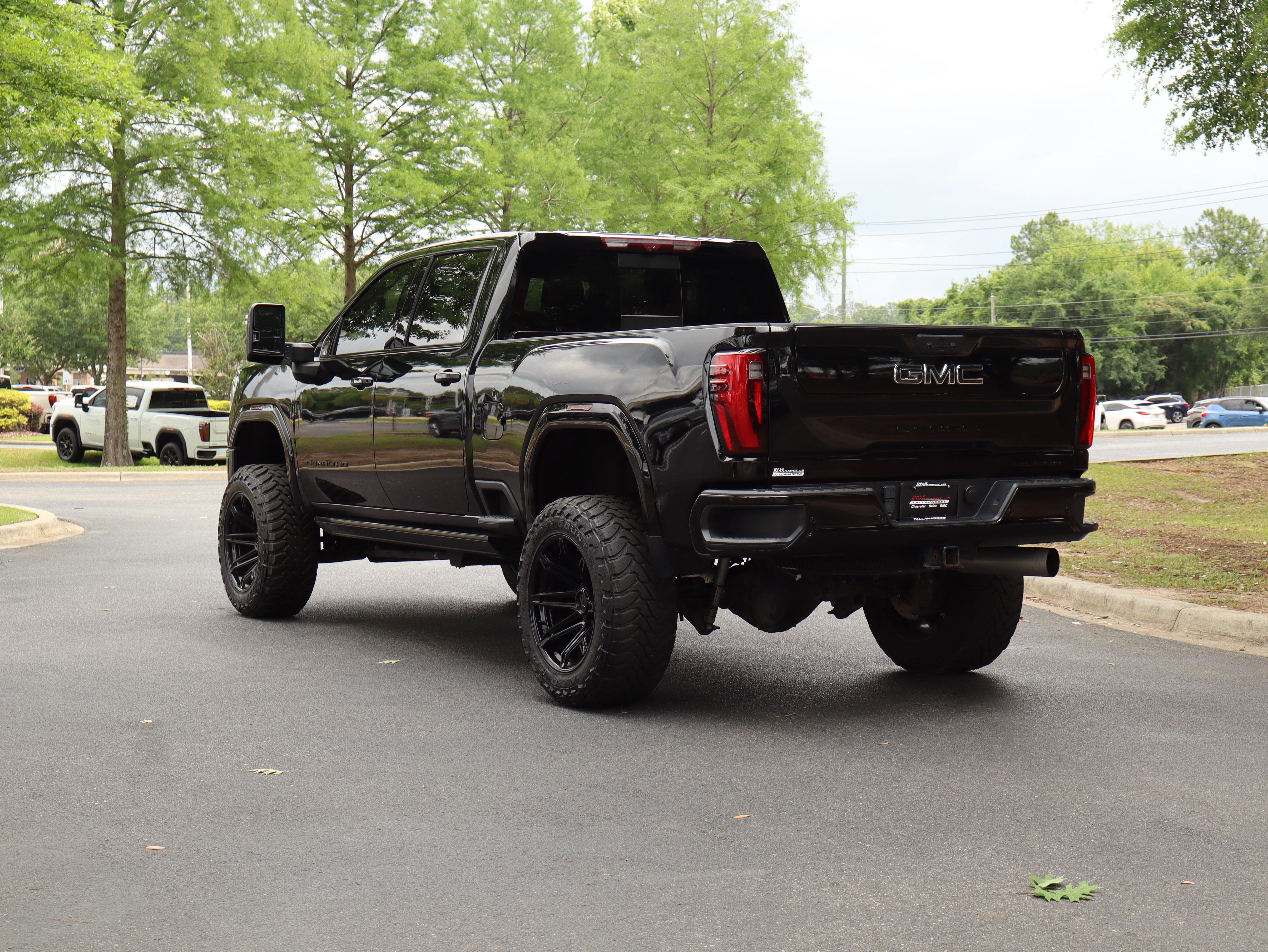 Used 2024 GMC Sierra 2500 Denali Ultimate AWD/4WD image 7