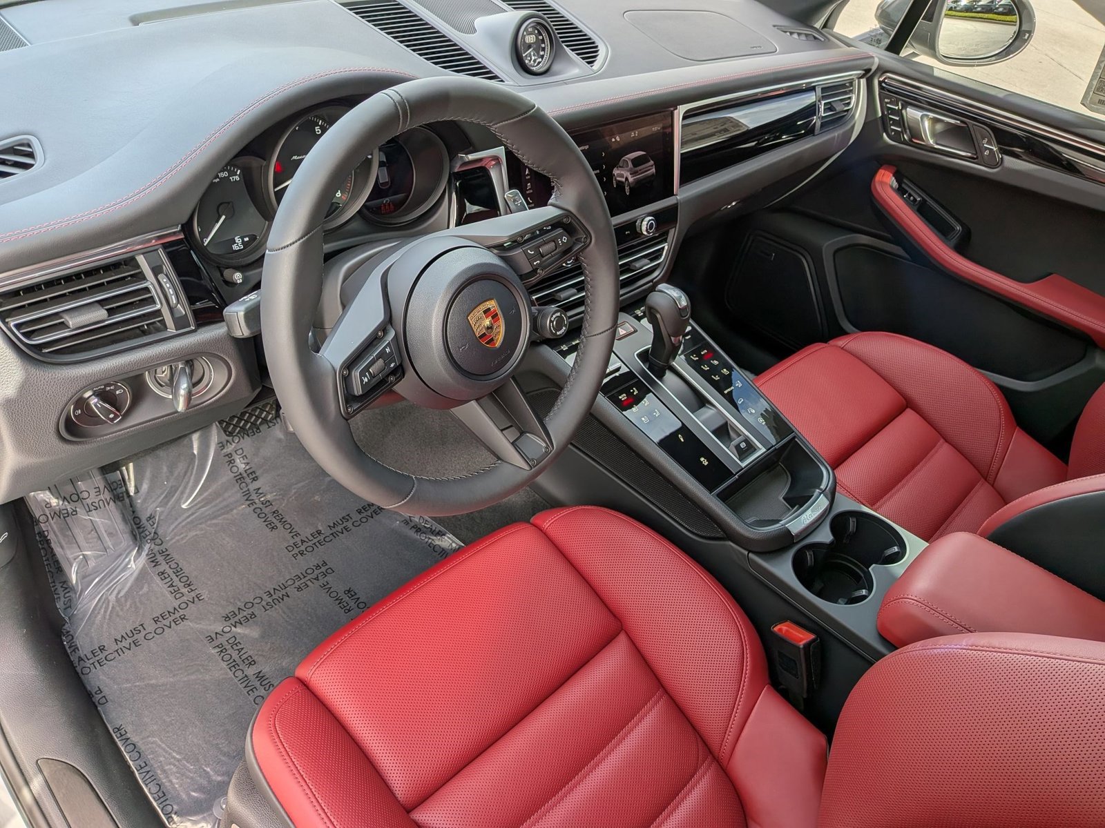 New 2026 Porsche Macan Turbo image 4