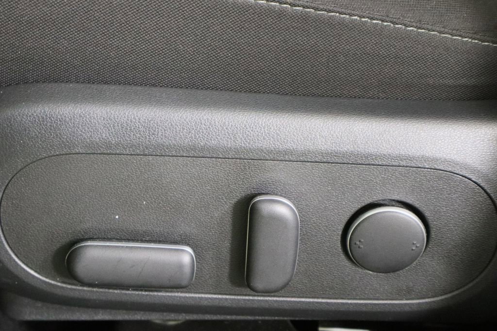 Used 2025 Hyundai Kona SEL image 24