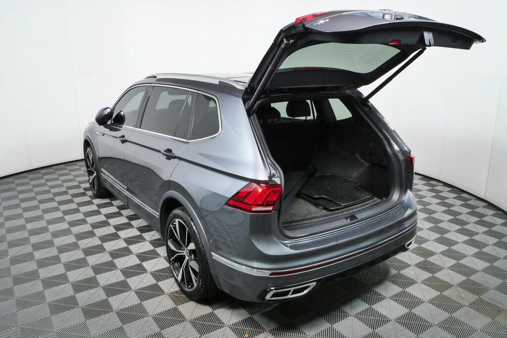 Used 2024 Volkswagen Tiguan SEL R-Line AWD/4WD image 30