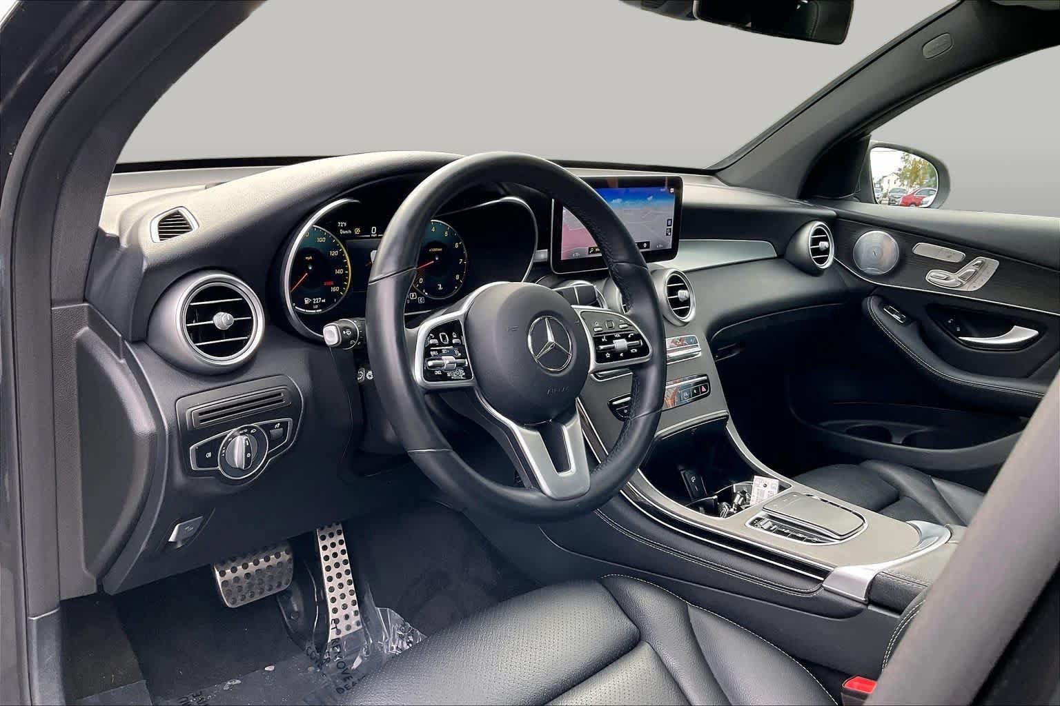 Used 2020 Mercedes-Benz GLC 300 4MATIC Coupe image 17