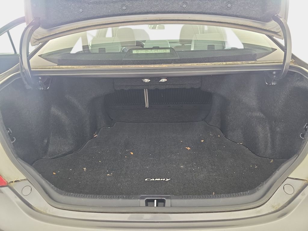Used 2014 Toyota Camry LE image 13