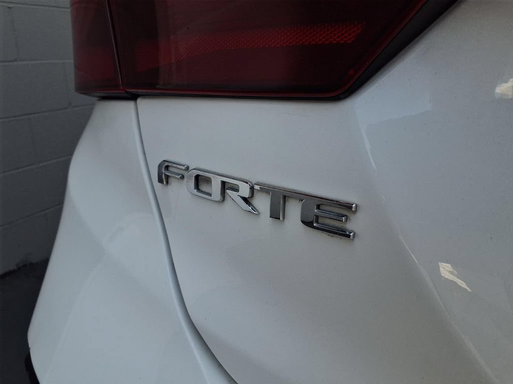 Used 2020 Kia Forte LXS FWD image 22