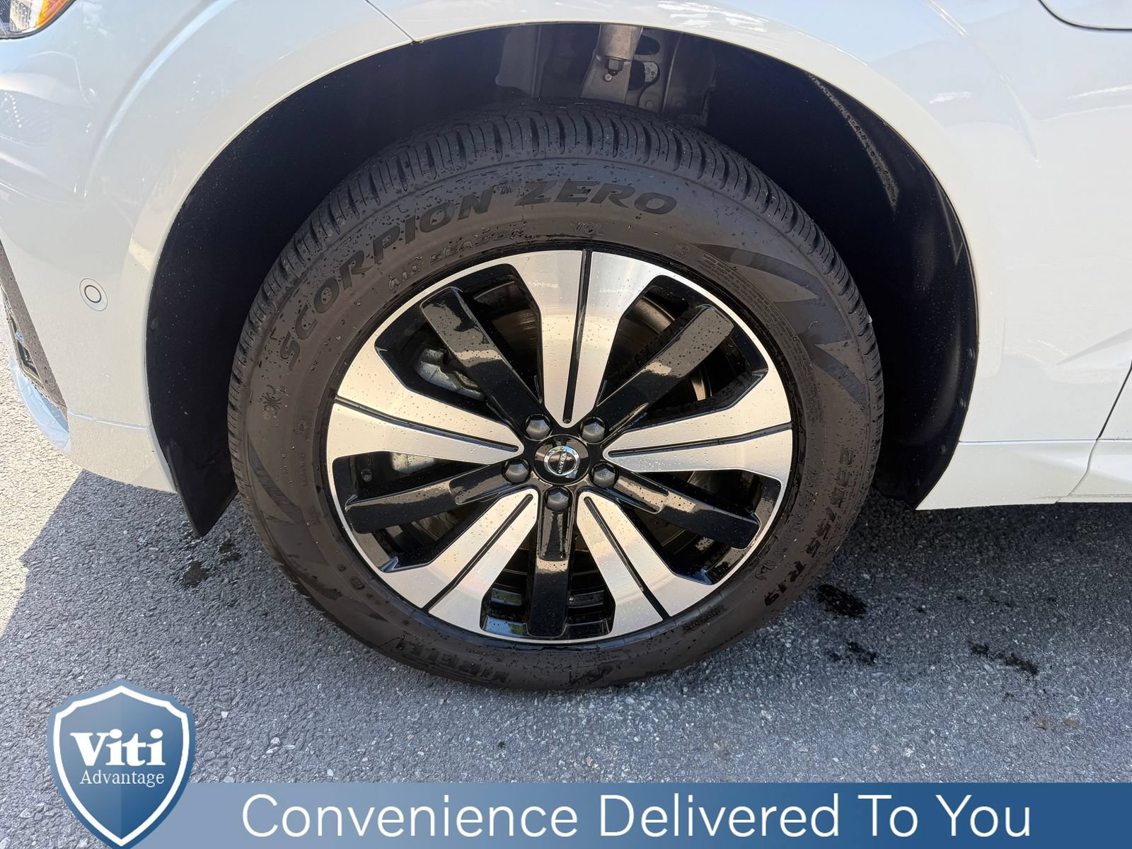 Used 2025 Volvo XC60 T8 Plus w/ Climate Package AWD/4WD image 12