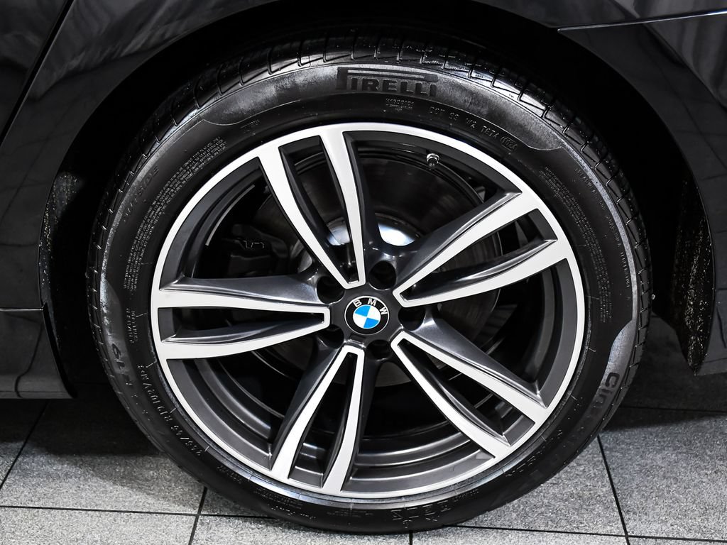 Used 2022 BMW 740i xDrive w/ M Sport Package AWD/4WD image 8