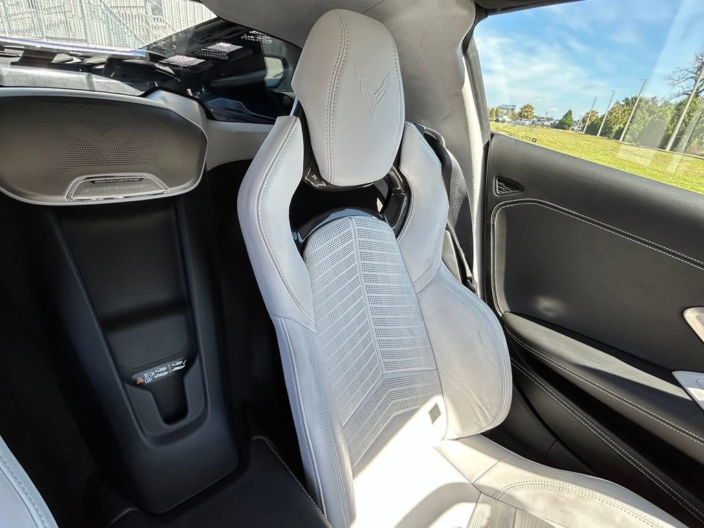 Used 2025 Chevrolet Corvette Stingray Premium Cpe w/ 3LT RWD image 14