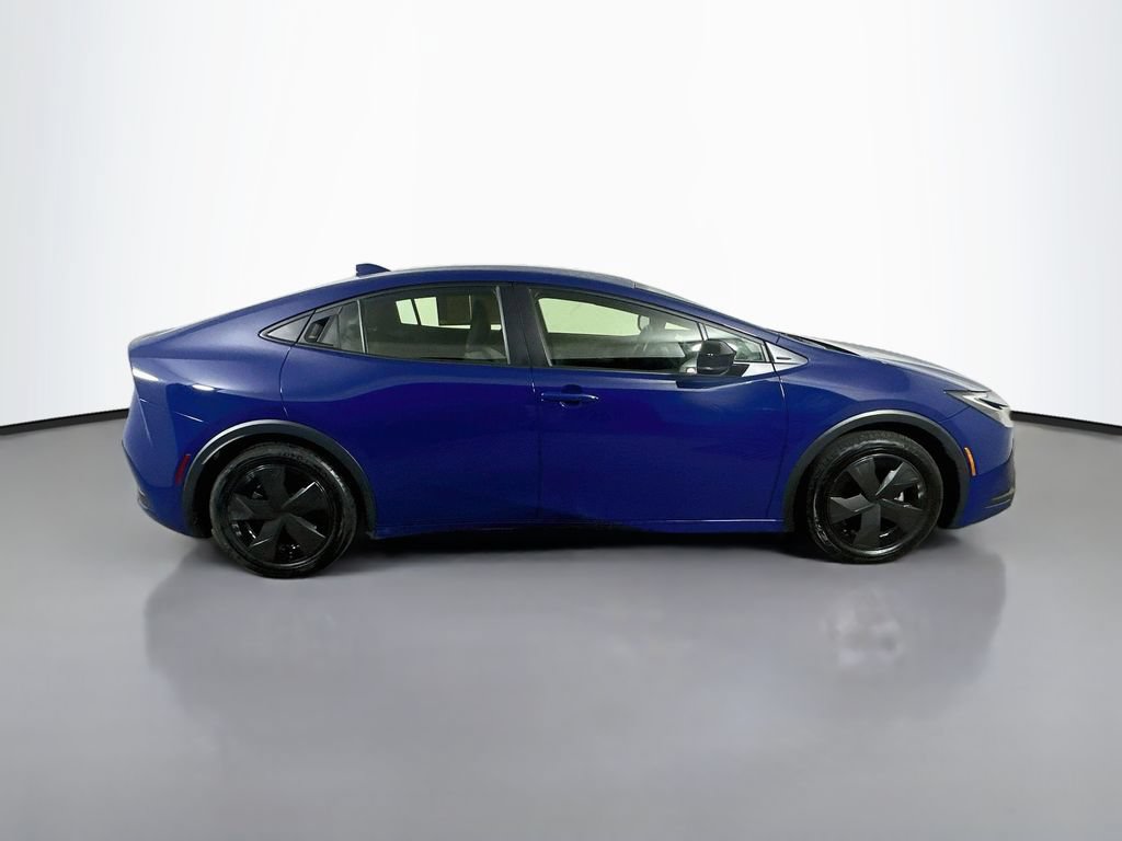 Used 2025 Toyota Prius LE FWD image 5