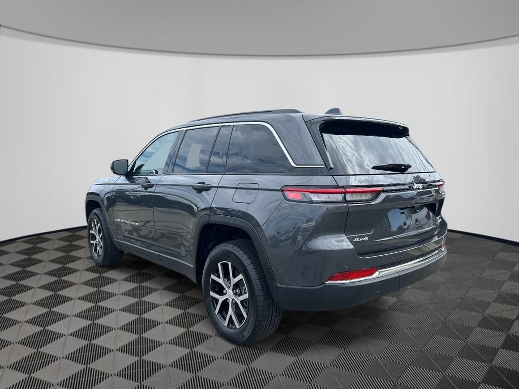 Used 2025 Jeep Grand Cherokee Limited AWD/4WD image 3