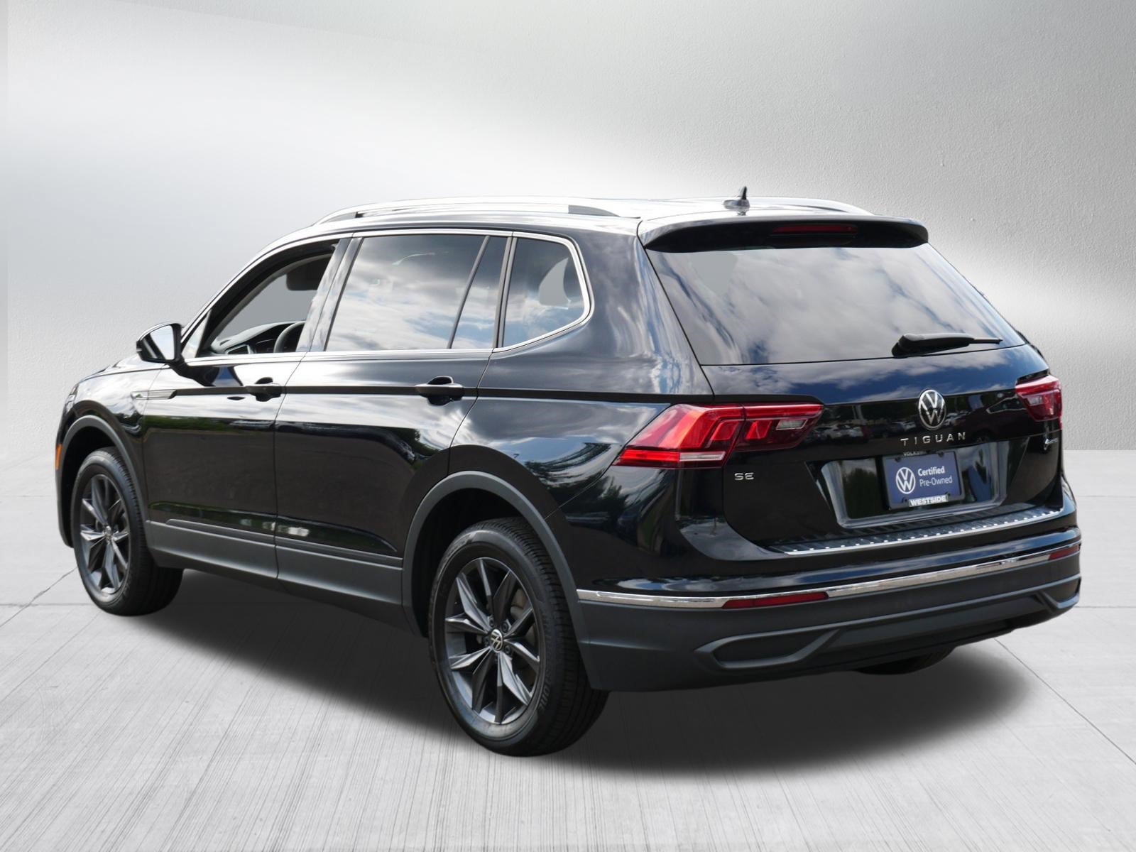 Certified 2023 Volkswagen Tiguan SE AWD/4WD image 5
