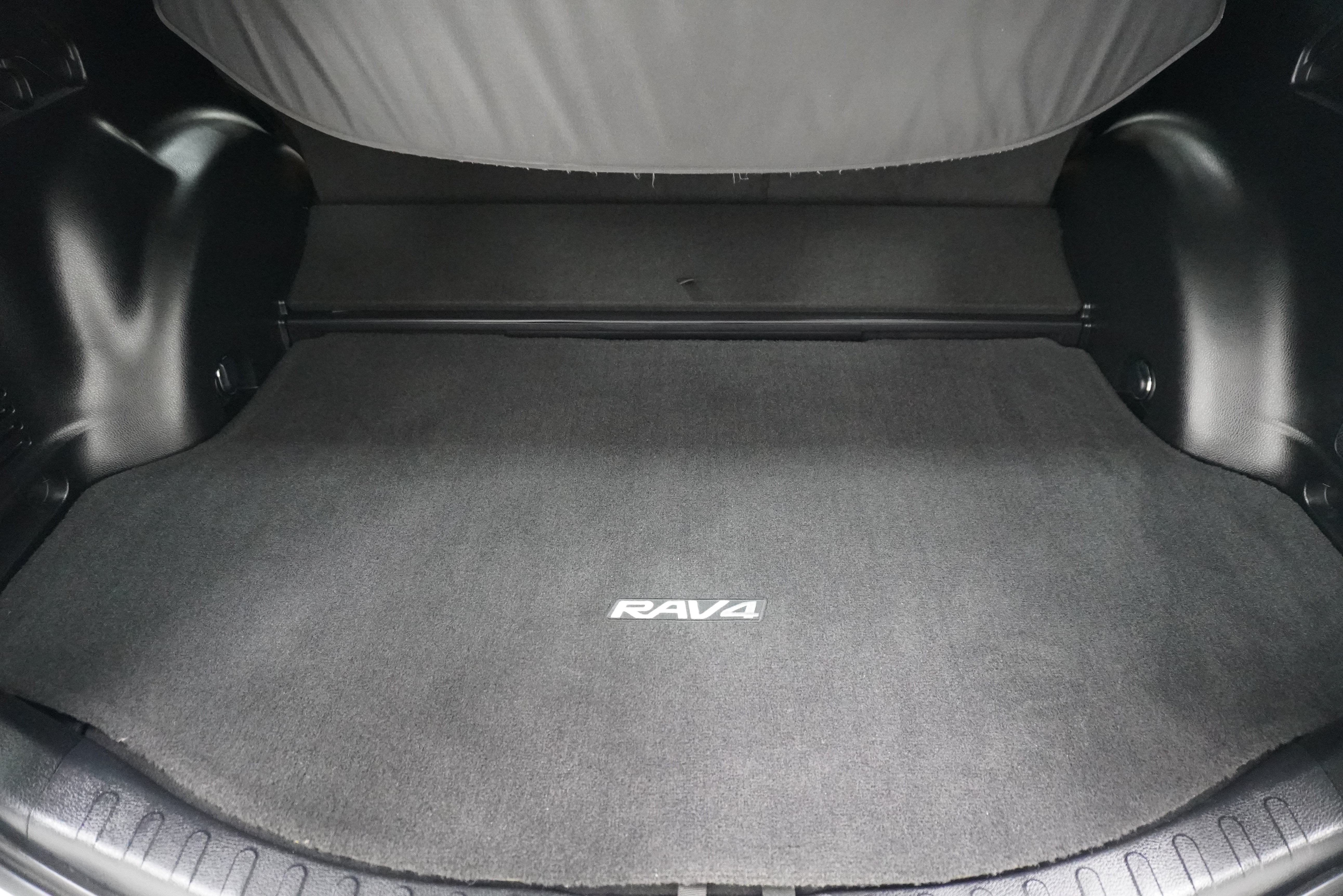 Used 2016 Toyota RAV4 Limited w/ Advanced Technology Package AWD/4WD image 31