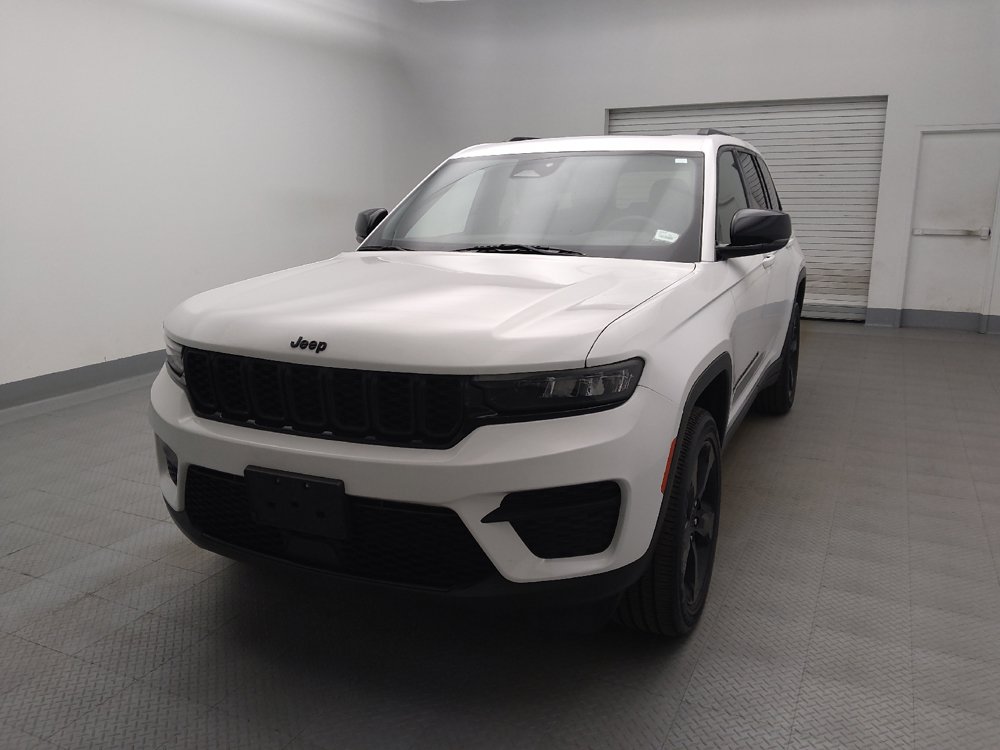 Used 2023 Jeep Grand Cherokee Altitude AWD/4WD image 15