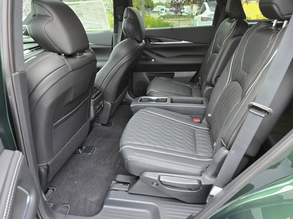 New 2026 INFINITI QX60 Autograph image 17