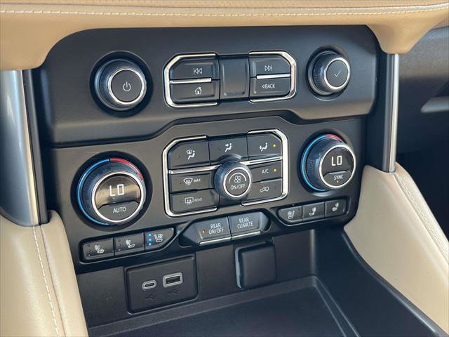 Used 2024 Chevrolet Suburban Premier AWD/4WD image 31