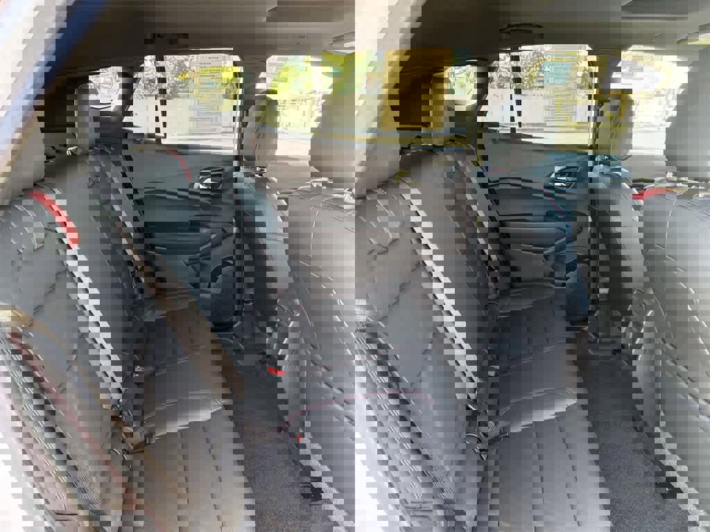 Used 2025 Chevrolet Trax RS w/ Sunroof Package image 33