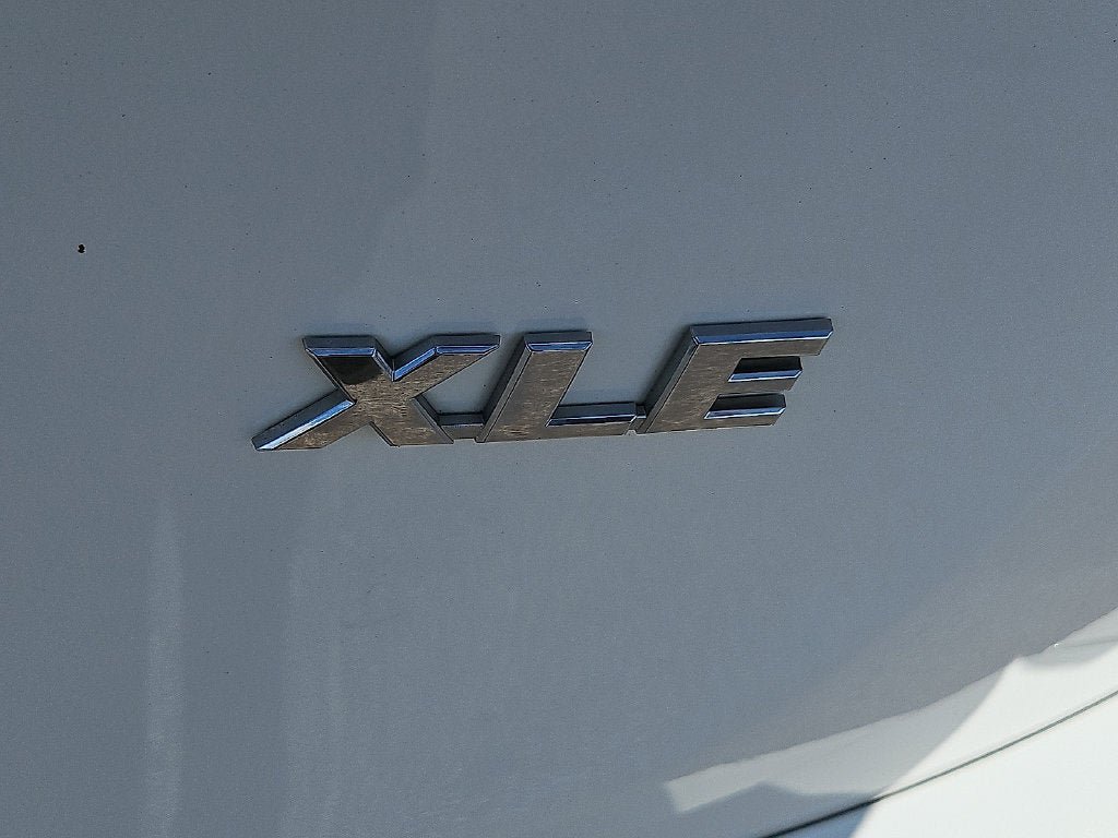 Used 2017 Toyota RAV4 XLE FWD image 15
