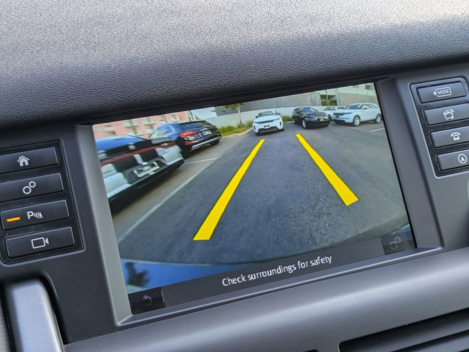 Used 2018 Land Rover Discovery Sport HSE image 22