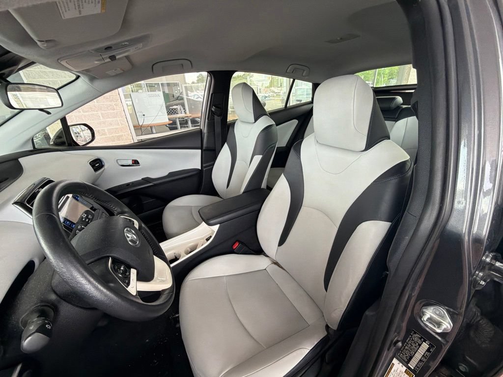 Used 2016 Toyota Prius Three Touring FWD image 18
