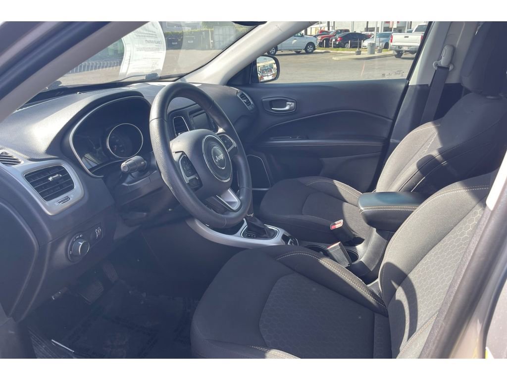 Used 2018 Jeep Compass Sport FWD image 10