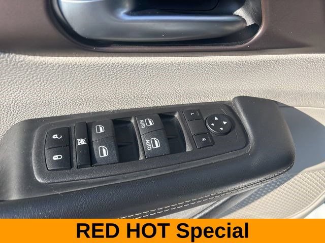 Used 2023 Chrysler Voyager LX FWD image 14