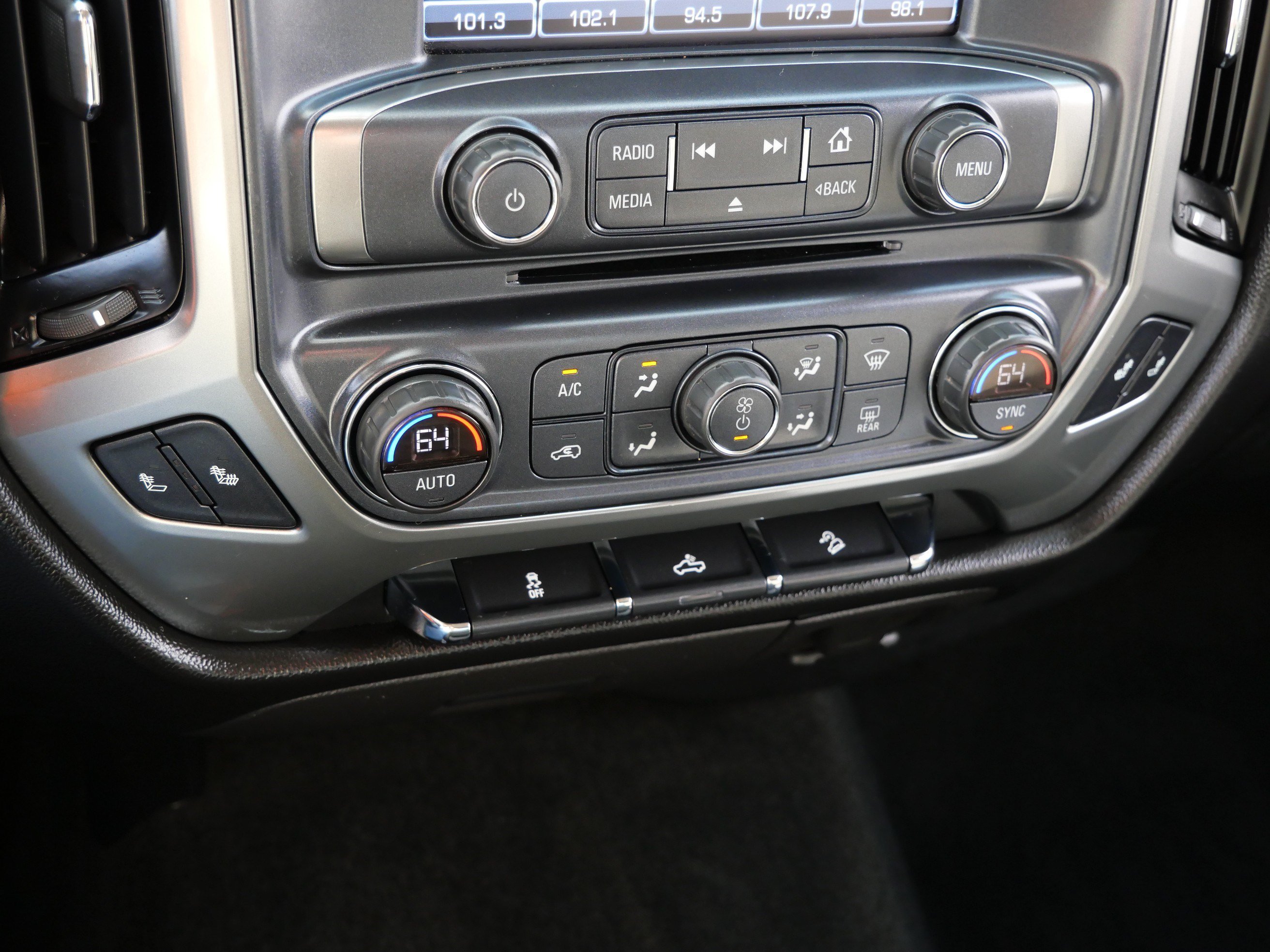 Used 2018 Chevrolet Silverado 1500 LT w/ All Star Edition AWD/4WD image 23