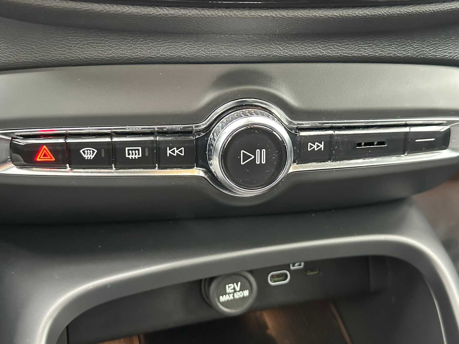 Used 2023 Volvo C40 P8 Recharge Plus w/ Climate Package image 29