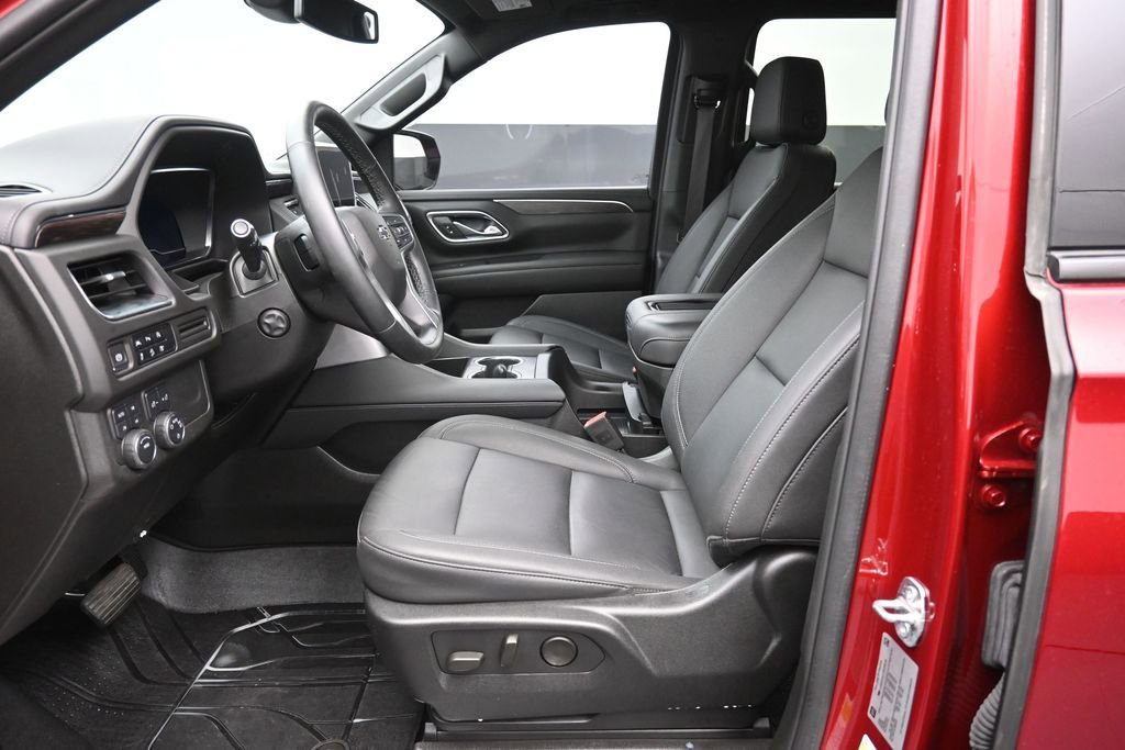 Used 2024 Chevrolet Suburban Z71 w/ Luxury Package AWD/4WD image 21