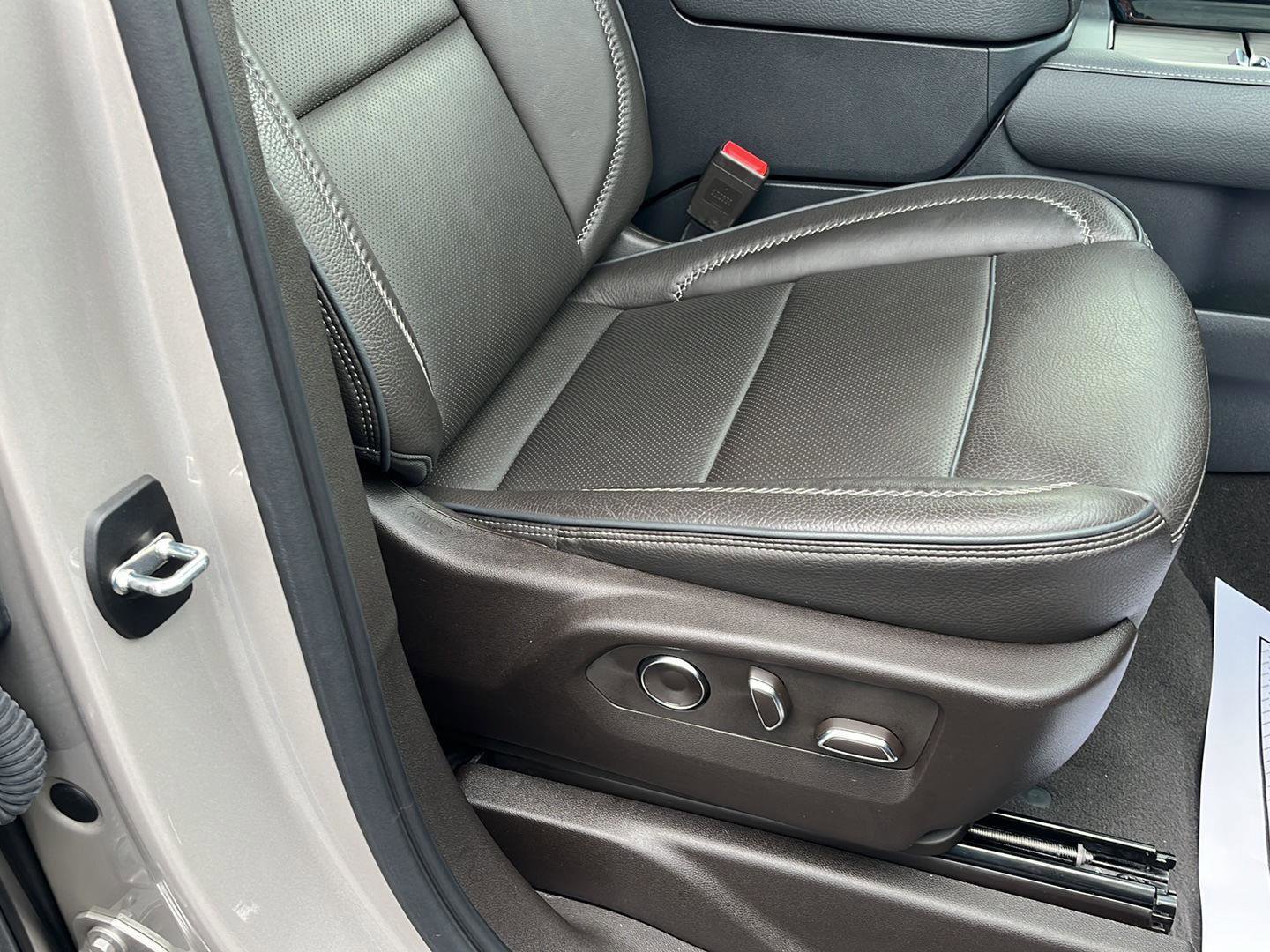 Used 2024 GMC Yukon Denali w/ Advanced Technology Package image 36