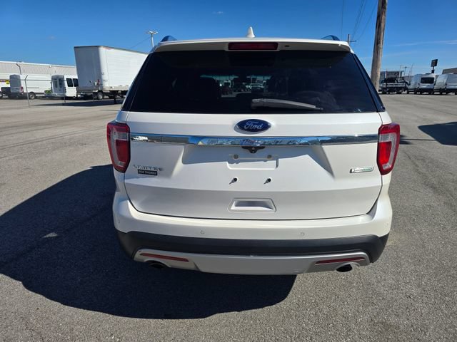 Used 2017 Ford Explorer Limited w/ Equipment Group 301A FWD image 4