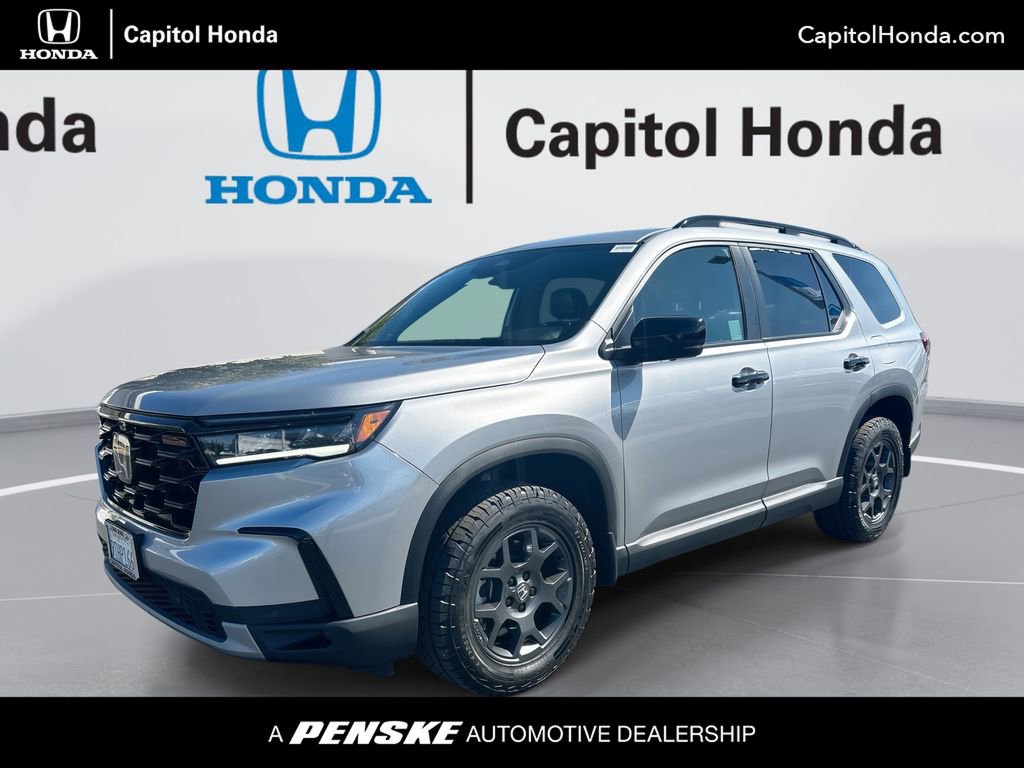 Used 2025 Honda Pilot TrailSport