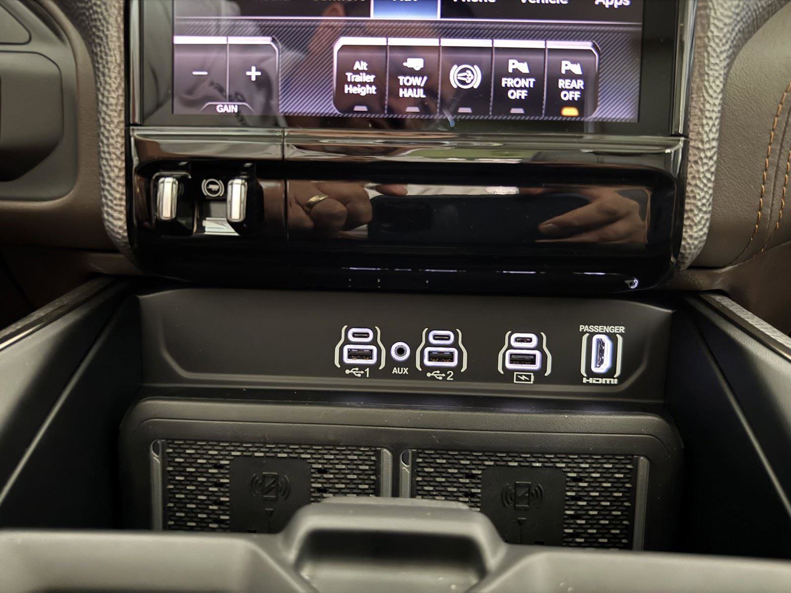 Used 2026 RAM 3500 Longhorn AWD/4WD image 19