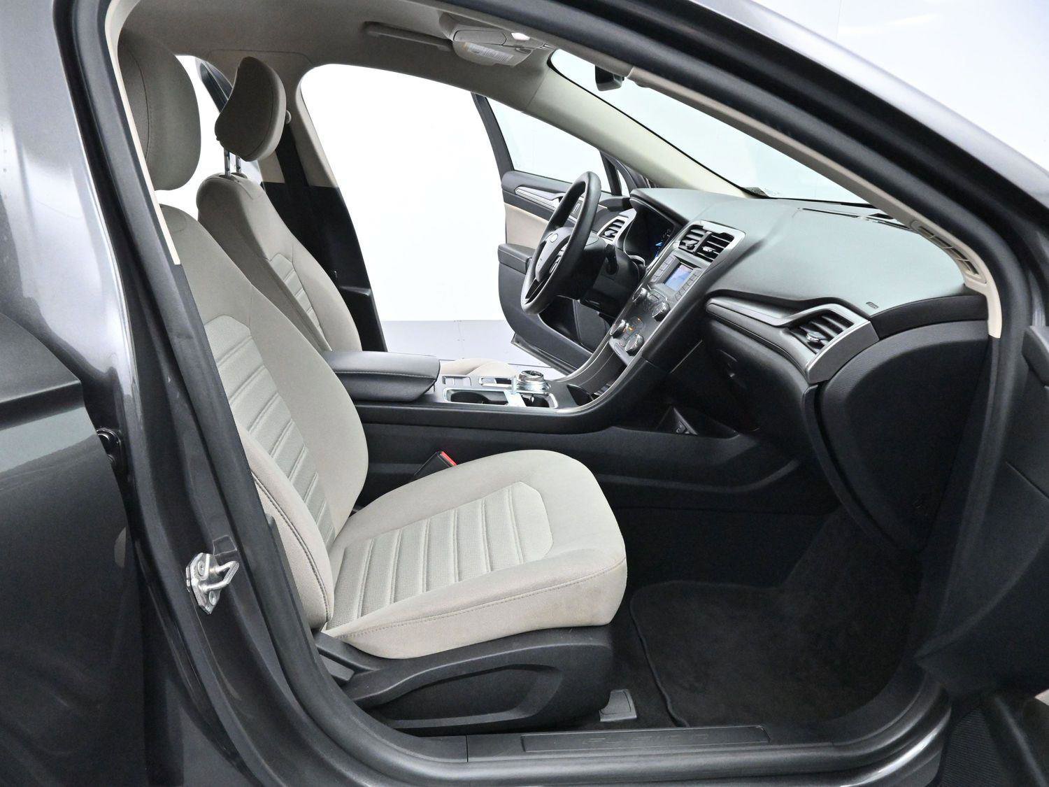 Used 2020 Ford Fusion S FWD image 26