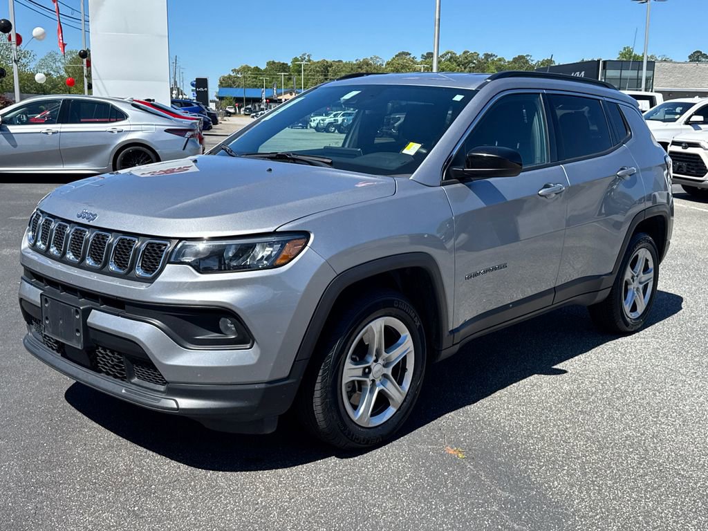 Used 2024 Jeep Compass Latitude AWD/4WD image 7